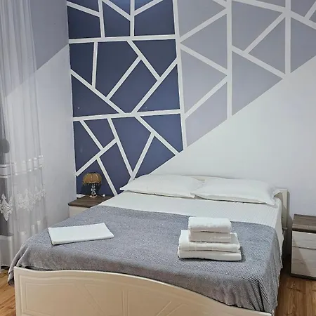 Titi's * Velipojë
